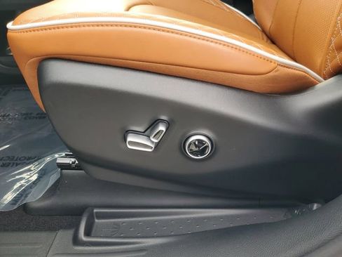 New 2026 Chrysler Pacifica Pinnacle image 18