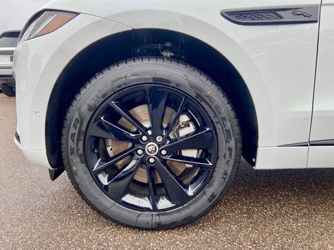 New 2026 Jaguar F-PACE R-Dynamic S image 8