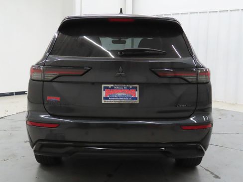New 2026 Mitsubishi Outlander LE FWD image 4