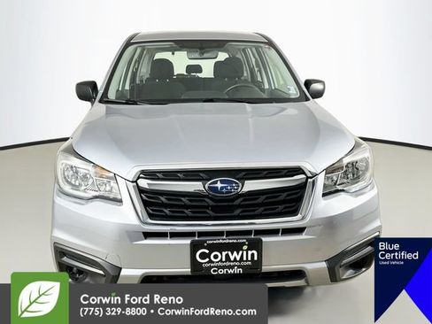 Used 2017 Subaru Forester 2.5i AWD/4WD image 2