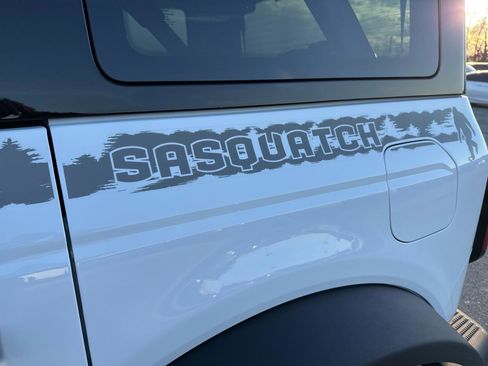 New 2025 Ford Bronco Badlands w/ Sasquatch Package AWD/4WD image 25