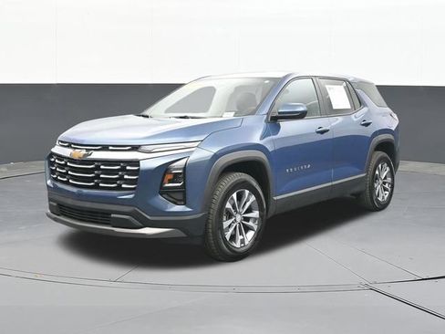 Used 2026 Chevrolet Equinox LT AWD/4WD image 3