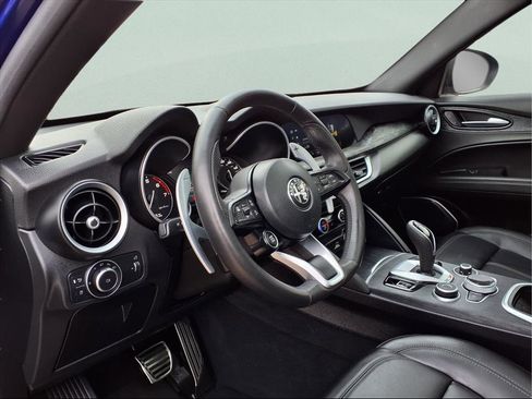 Used 2023 Alfa Romeo Stelvio Sprint image 10