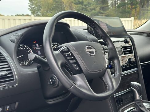 Used 2023 Nissan Armada Platinum image 17