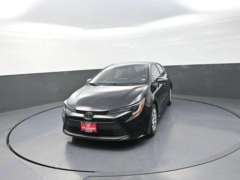 Used 2024 Toyota Corolla LE image 41