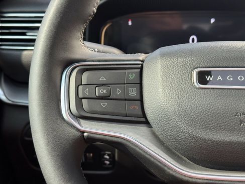 Used 2024 Jeep Wagoneer Series II image 18