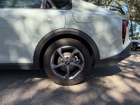 Used 2025 Kia K4 LXS image 23