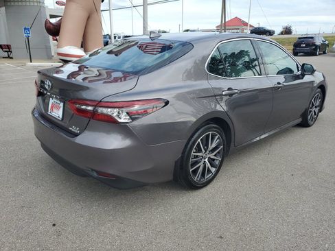 Used 2024 Toyota Camry XLE w/ Cold Weather Package FWD image 4