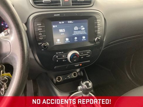 Used 2018 Kia Soul + FWD image 2
