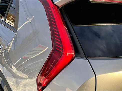 Used 2023 Kia Niro Wind w/ Wind Preserve Package image 32