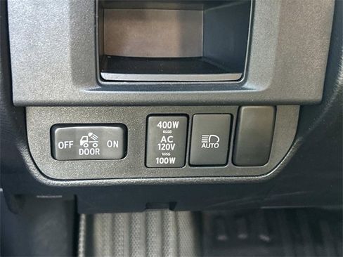 Used 2019 Toyota Tacoma TRD Sport image 32
