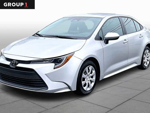 Certified 2023 Toyota Corolla LE image 1