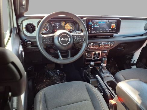 Used 2024 Jeep Wrangler Unlimited Sport AWD/4WD image 4