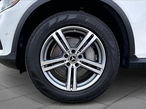 Used 2021 Mercedes-Benz GLC 300 w/ Premium Package image 9