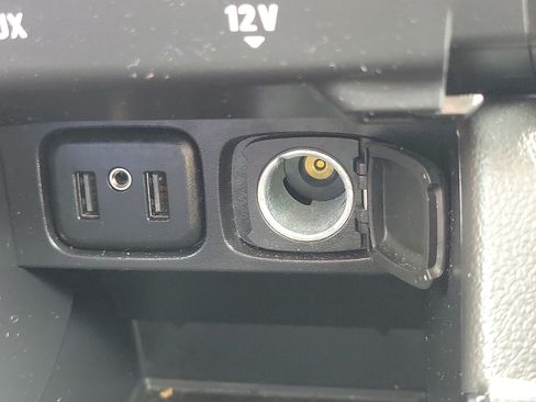 Used 2020 Buick Encore Preferred FWD image 22