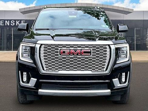 Used 2024 GMC Yukon XL Denali AWD/4WD image 3