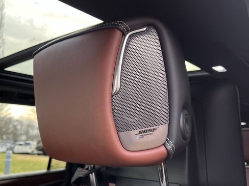 Used 2024 GMC Yukon XL Denali Ultimate image 11