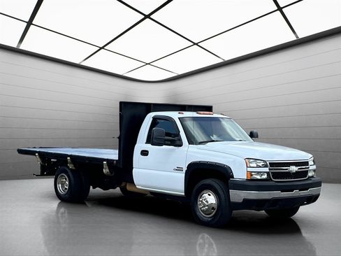 Used 2006 Chevrolet Silverado 3500 2WD Regular Cab image 3