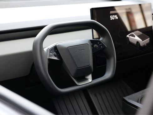 Used 2024 Tesla Cybertruck AWD Crew Cab image 15