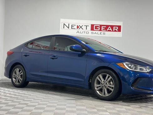 Used 2017 Hyundai Elantra SE FWD image 2