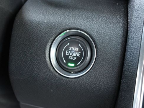 Used 2026 GMC Acadia Elevation w/ Elevation Premium Package FWD image 33