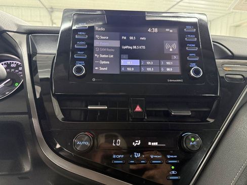 Used 2021 Toyota Camry SE FWD image 21