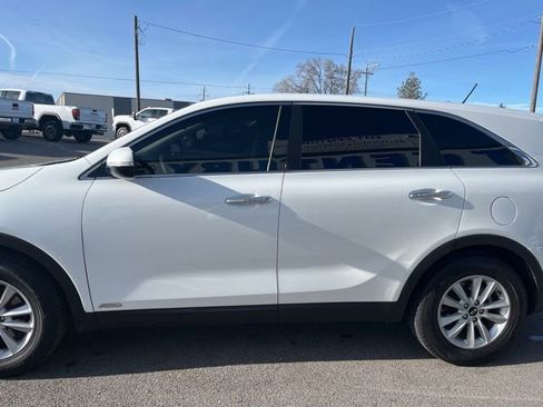 Used 2019 Kia Sorento LX image 8