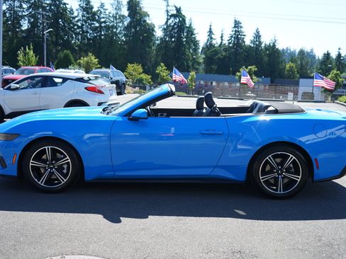 Used 2025 Ford Mustang Premium RWD image 12
