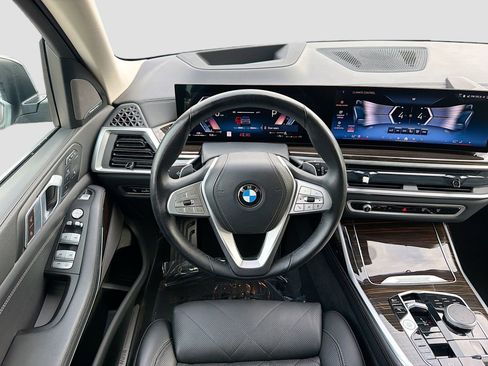 Certified 2024 BMW X7 xDrive40i image 19