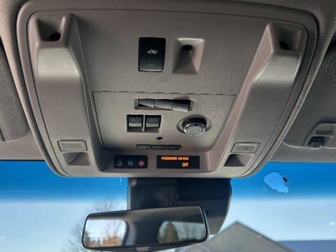 Used 2018 Cadillac Escalade Premium Luxury image 24