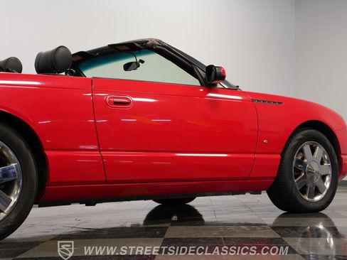 Used 2003 Ford Thunderbird image 28