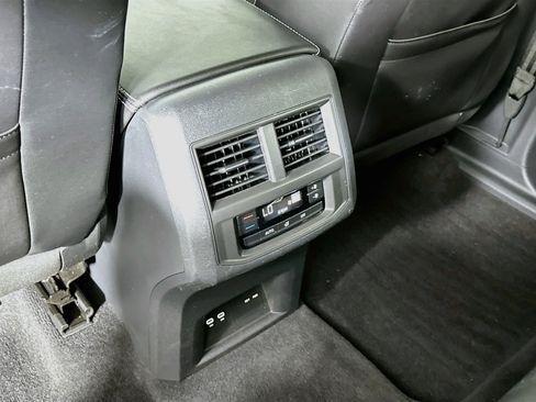 Used 2023 Volkswagen Atlas SE w/ Black Wheel Package FWD image 28