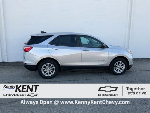 Used 2020 Chevrolet Equinox LS w/ LS Convenience Package image 3