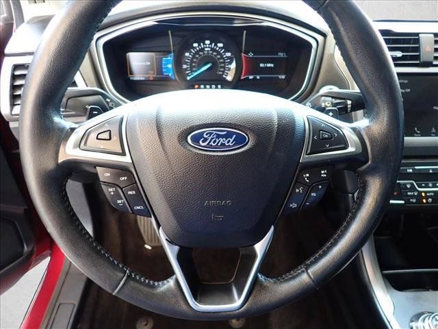 Used 2017 Ford Fusion SE w/ Equipment Group 201A FWD image 12
