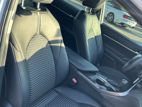 Used 2023 Toyota Camry SE image 13