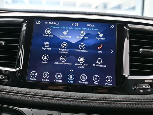 Used 2019 Chrysler Pacifica Limited image 22