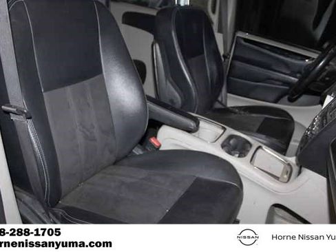 Used 2019 Dodge Grand Caravan SXT image 6