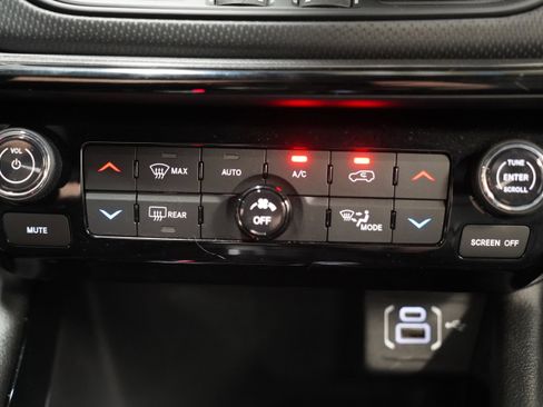 Used 2026 Jeep Compass Limited AWD/4WD image 28