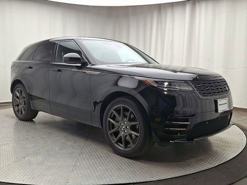 Used 2025 Land Rover Range Rover Velar Dynamic HSE image 3