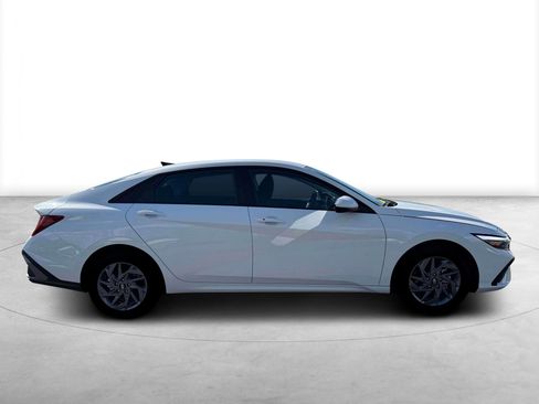 New 2026 Hyundai Elantra Blue image 9