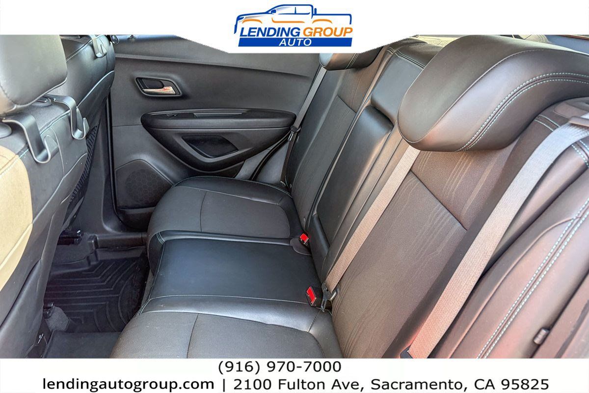 Used 2016 Chevrolet Trax LT w/ LT Convenience Package FWD image 17