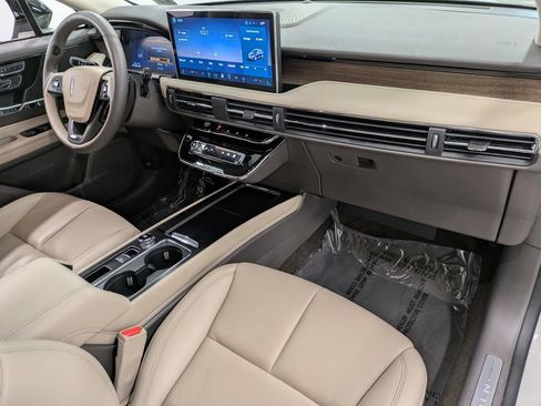 Used 2023 Lincoln Corsair Reserve FWD image 30