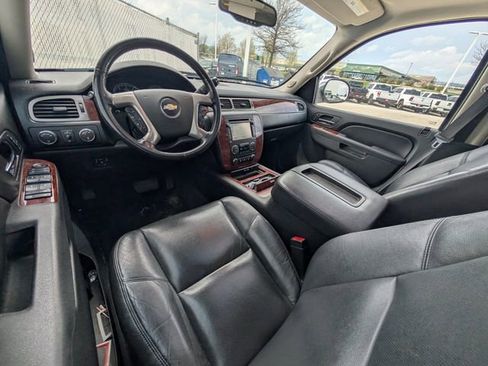 Used 2013 Chevrolet Tahoe LTZ AWD/4WD image 9