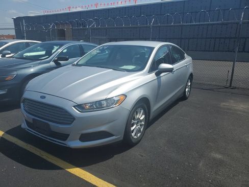 Used 2016 Ford Fusion S FWD image 3