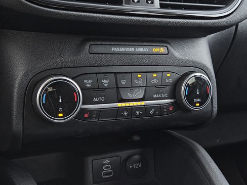 Used 2024 Ford Escape ST-Line image 24