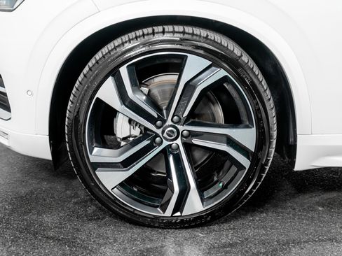 Used 2025 Volvo XC90 B6 Ultra w/ Protection Package Premier image 19