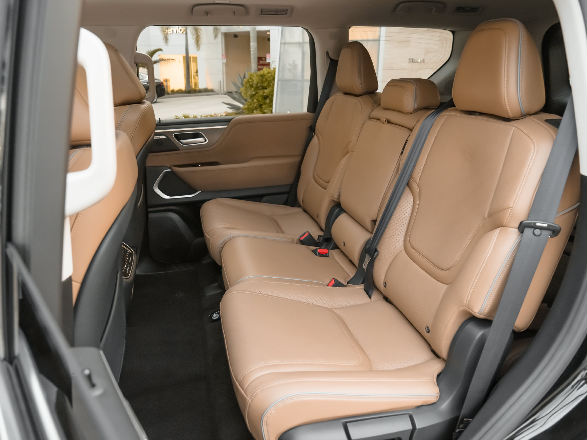 Certified 2025 INFINITI QX80 Luxe RWD image 19