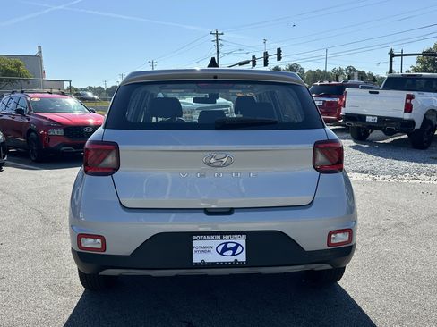Used 2022 Hyundai Venue SE w/ Cargo Package FWD image 6