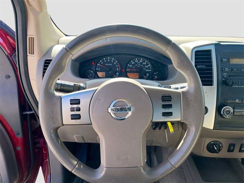 Used 2012 Nissan Frontier SV w/ SV Premium Utility Pkg image 11