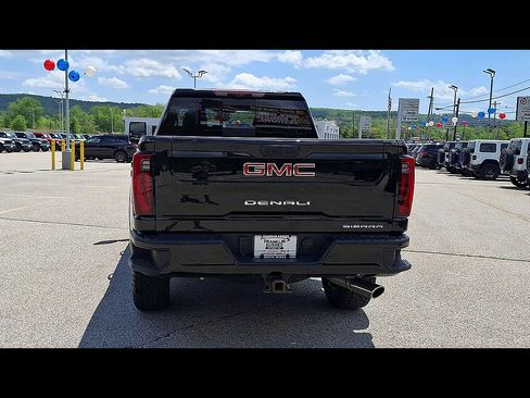 Used 2024 GMC Sierra 2500 Denali w/ Denali Reserve Package AWD/4WD image 7
